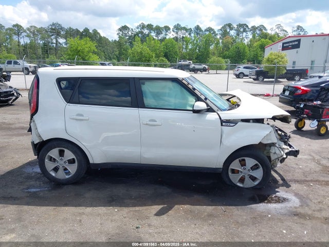 KNDJN2A27G7311833 KIA Soul