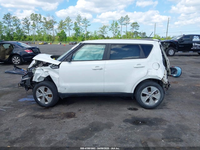 KNDJN2A27G7311833 KIA Soul