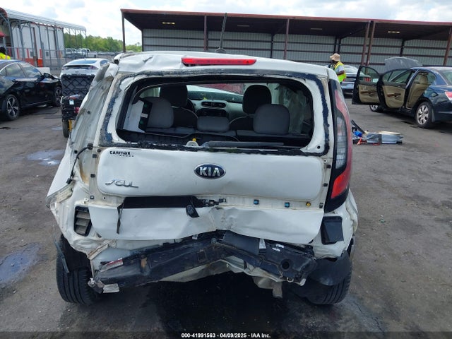 KNDJN2A27G7311833 KIA Soul
