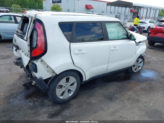 KNDJN2A27G7311833 KIA Soul