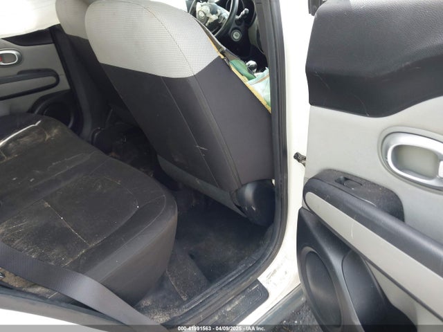 KNDJN2A27G7311833 KIA Soul