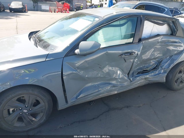 KMHLM4AG1PU374541 Hyundai ELANTRA SEL