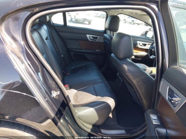 2015 JAGUAR XF SAJWA0FS3FPU67589 Photo 7