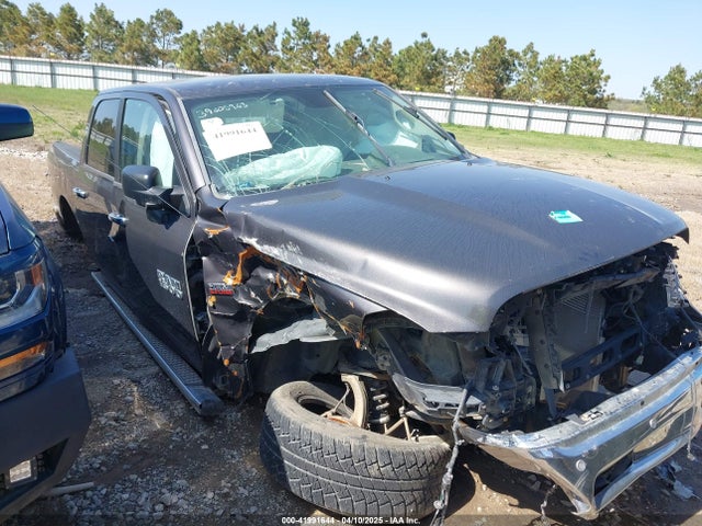 2015 RAM 1500 1C6RR7LT2FS513511