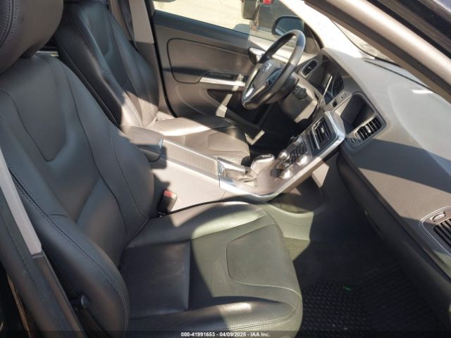 2017 VOLVO V60 YV140MEK5H1349304 Photo 4