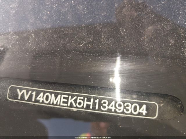 2017 VOLVO V60 YV140MEK5H1349304 Photo 8