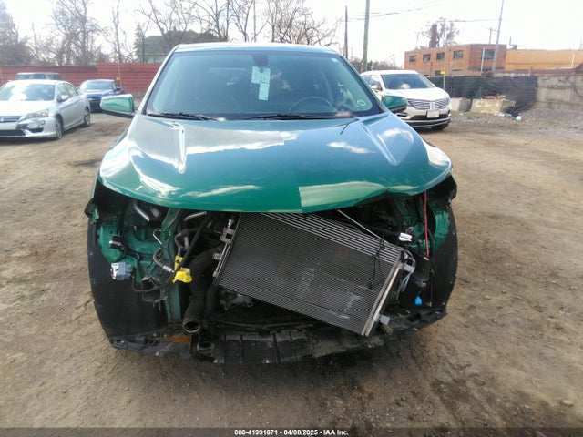 2GNAXKEV6K6121052 Chevrolet EQUINOX LT