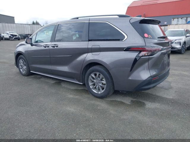 5TDKSKFC6RS140774 Toyota SIENNA LE