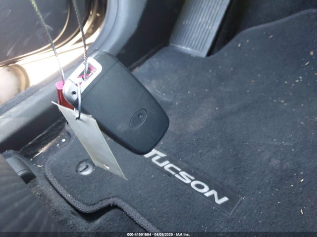 KM8J33AL7MU367834 Hyundai Tucson Limited
