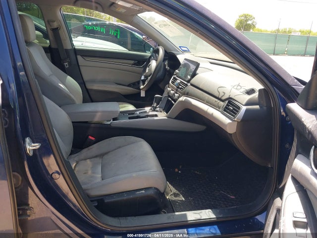 1HGCV1F17JA240051 Honda ACCORD LX