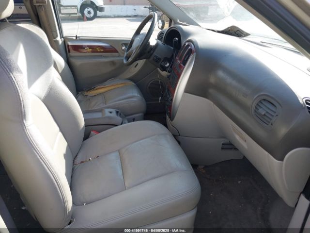 2005 CHRYSLER TOWN & COUNTRY 2C8GP64L95R365774 Photo 4