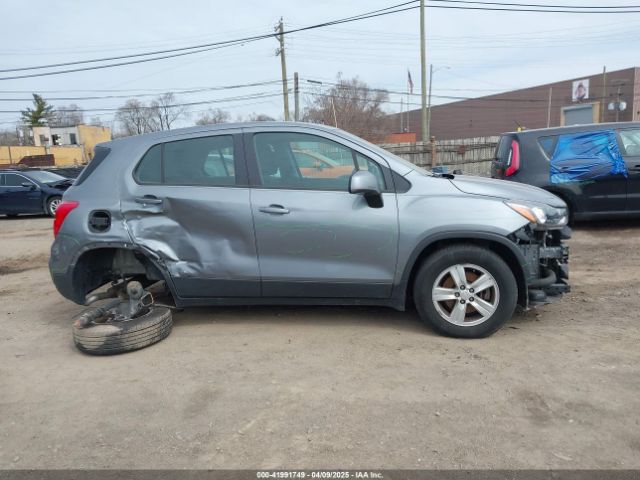 3GNCJKSB1LL137127 Chevrolet Trax Fwd Ls