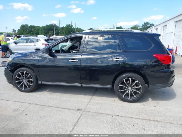 5N1DR2MN2JC625407 Nissan Pathfinder Sv