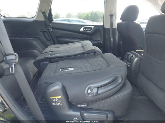 5N1DR2MN2JC625407 Nissan Pathfinder Sv