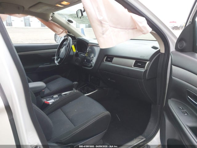 2017 MITSUBISHI OUTLANDER JA4AZ3A35HZ010528 Photo 4