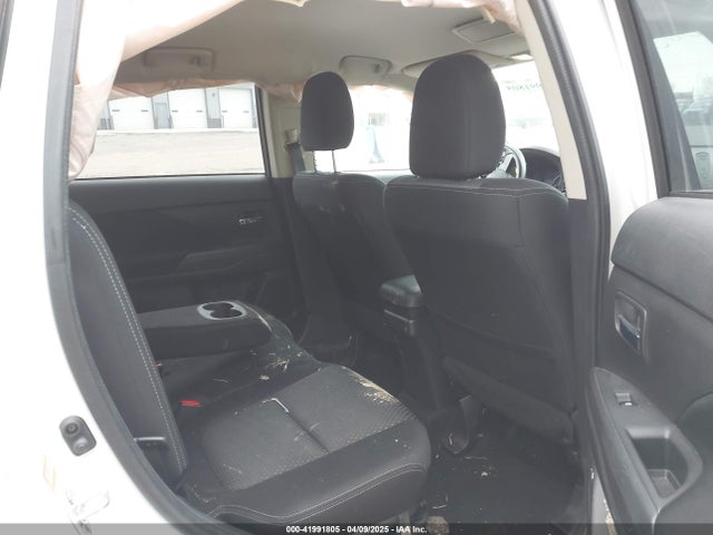 2017 MITSUBISHI OUTLANDER JA4AZ3A35HZ010528 Photo 7