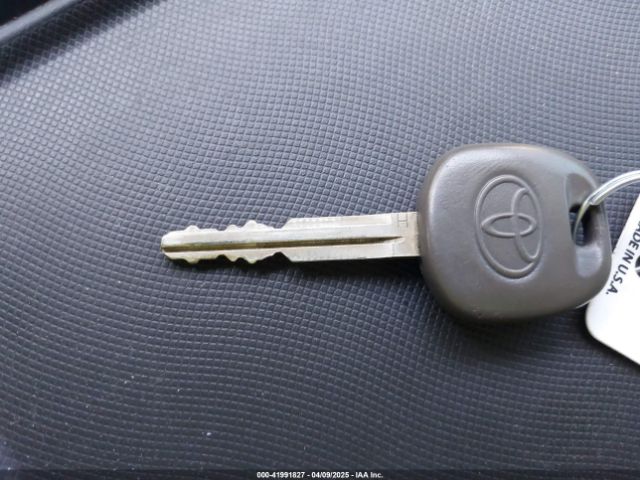 5TDKZ3DC0JS940186 Toyota Sienna Le 8 Passenger