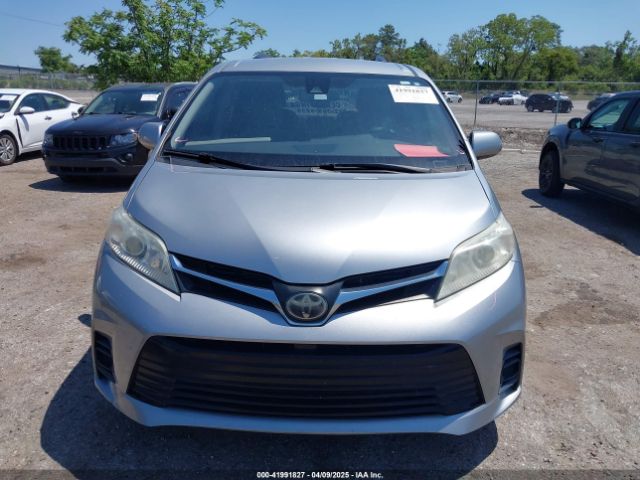 5TDKZ3DC0JS940186 Toyota Sienna Le 8 Passenger