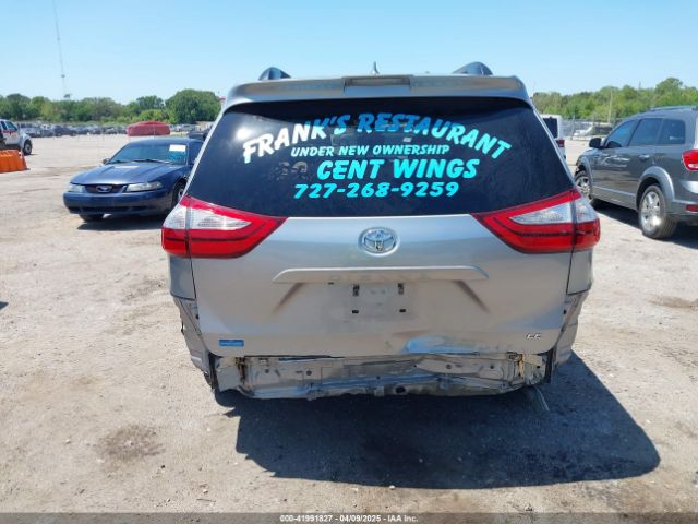 5TDKZ3DC0JS940186 Toyota Sienna Le 8 Passenger