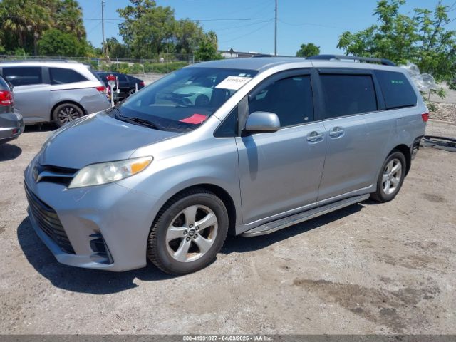 5TDKZ3DC0JS940186 Toyota Sienna Le 8 Passenger