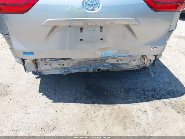 5TDKZ3DC0JS940186 Toyota Sienna Le 8 Passenger