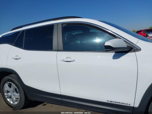 3GKALMEV2NL146762 GMC Terrain Fwd Sle
