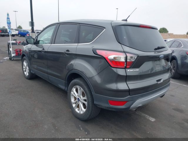 1FMCU0GD8HUF08520 Ford ESCAPE SE