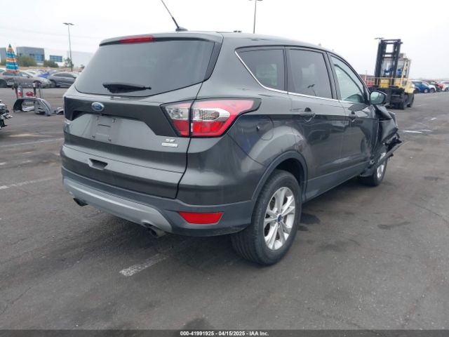 1FMCU0GD8HUF08520 Ford ESCAPE SE