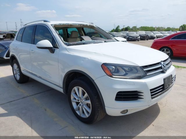 2014 VOLKSWAGEN TOUAREG WVGEF9BP8ED013755