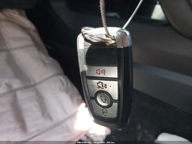 3FA6P0HD3HR243641 Ford FUSION SE