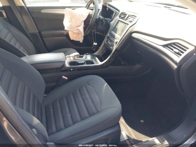 3FA6P0HD3HR243641 Ford FUSION SE