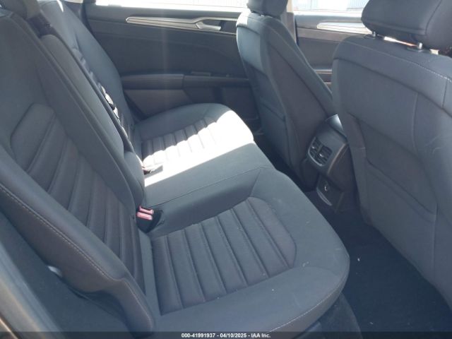 3FA6P0HD3HR243641 Ford FUSION SE