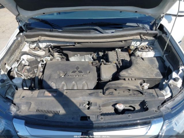 JA4AD3A35HZ059338 Mitsubishi Outlander Se