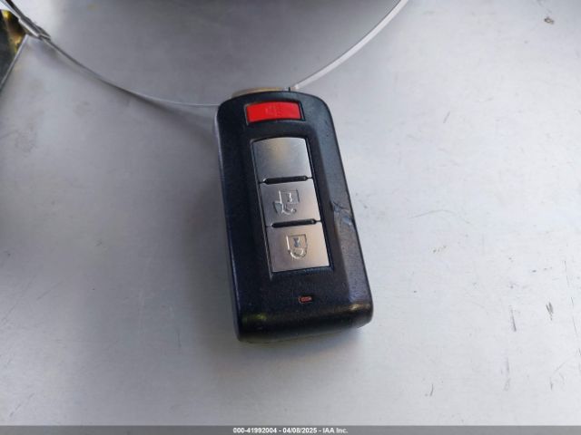 JA4AD3A35HZ059338 Mitsubishi Outlander Se
