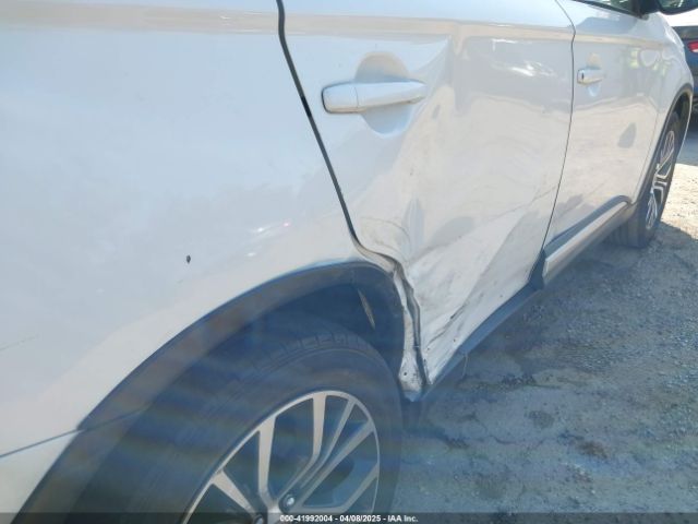 JA4AD3A35HZ059338 Mitsubishi Outlander Se