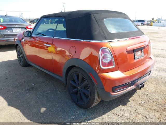 2013 MINI CONVERTIBLE WMWZP3C51DT705547 Photo 2