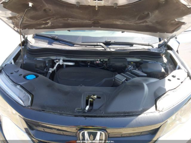 5FNYF5H23NB018960 Honda Pilot 2wd Special Edition