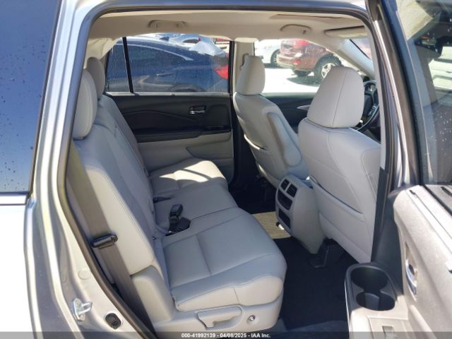 5FNYF5H23NB018960 Honda Pilot 2wd Special Edition