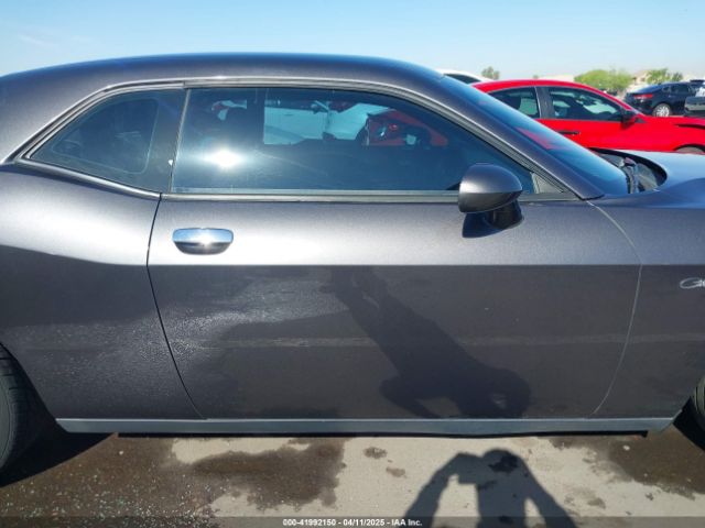 2C3CDZAG8FH860917 Dodge Challenger Sxt