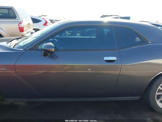 2C3CDZAG8FH860917 Dodge Challenger Sxt