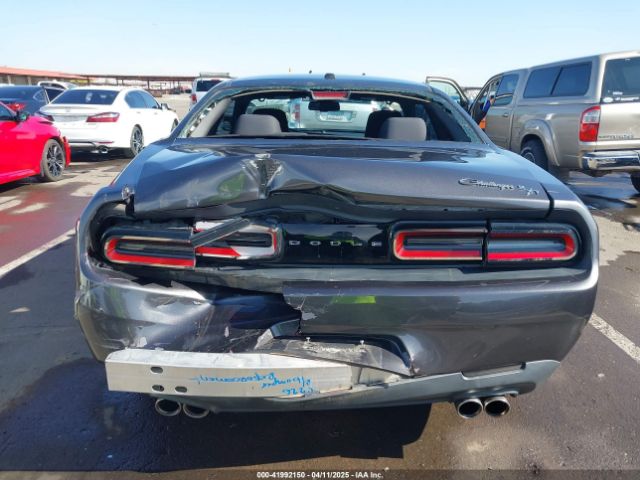 2C3CDZAG8FH860917 Dodge Challenger Sxt