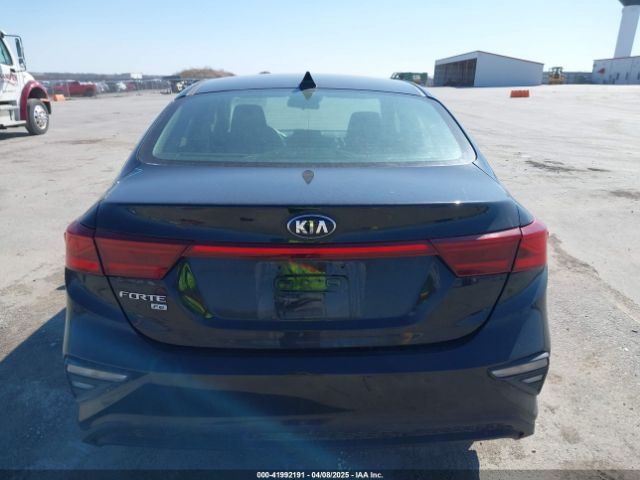 3KPF24AD2KE095541 KIA FORTE FE