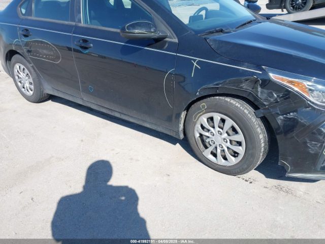 3KPF24AD2KE095541 KIA FORTE FE