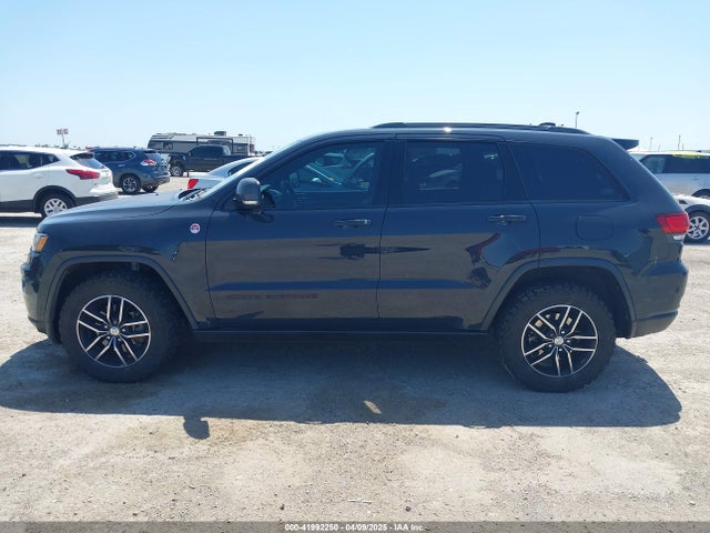 1C4RJFLG3JC228025 Jeep Grand Cherokee Trailhawk 4x4