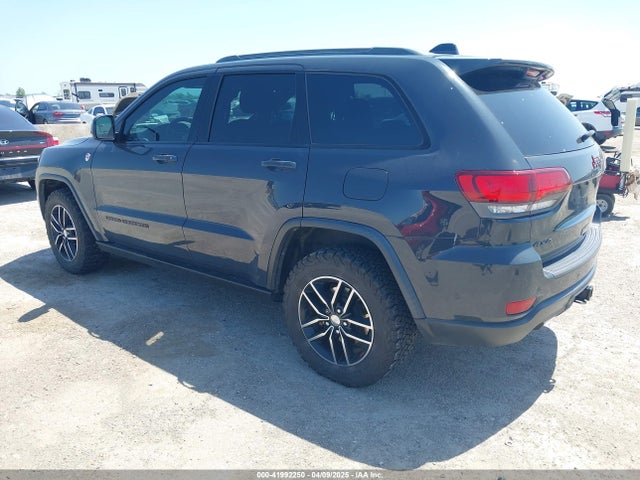 1C4RJFLG3JC228025 Jeep Grand Cherokee Trailhawk 4x4
