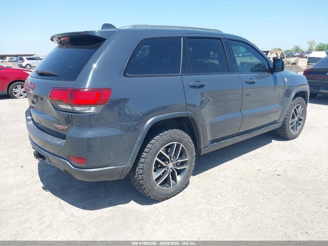 1C4RJFLG3JC228025 Jeep Grand Cherokee Trailhawk 4x4