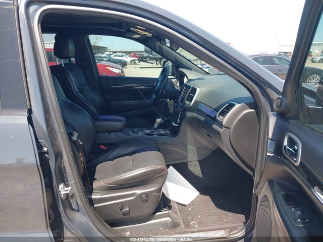 1C4RJFLG3JC228025 Jeep Grand Cherokee Trailhawk 4x4