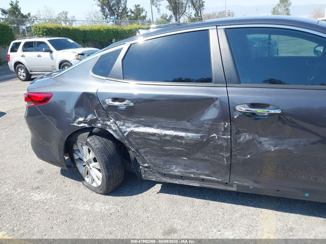 5XXGT4L31JG240046 KIA Optima S