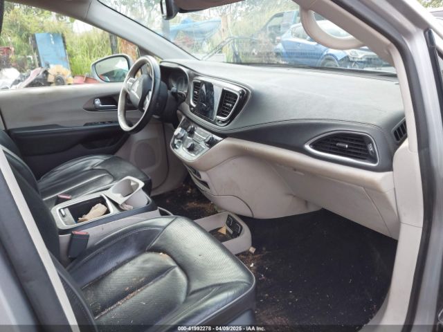2C4RC1GG5JR320249 Chrysler Pacifica Limited