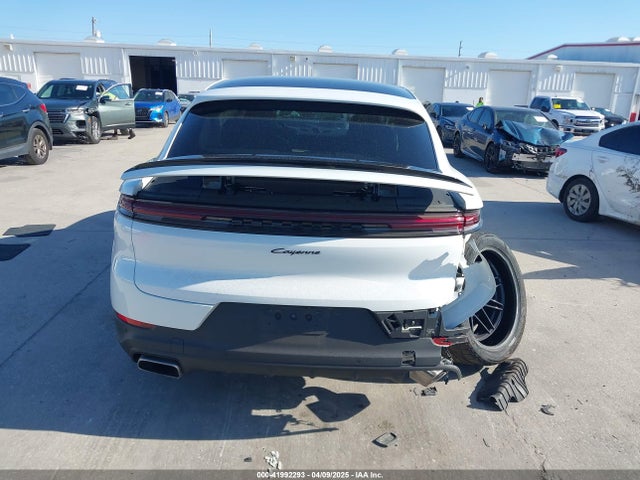 Porsche Cayenne Coupe 2024 WP1BA2AY2RDA52157 Image 16
